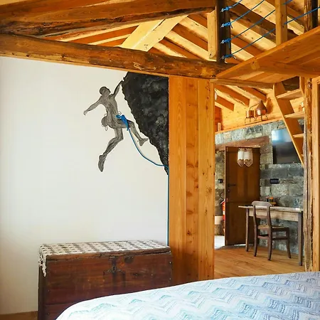 Vakantiehuis Panoramic Mountain With Breathtaking View Ala di Stura
